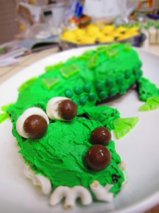 fancy shot of the gator cake